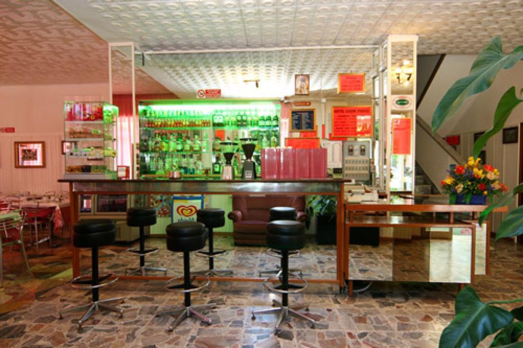 Hotel Parigi Rimini Ngoại thất bức ảnh