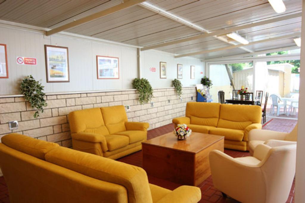 Hotel Parigi Rimini Ngoại thất bức ảnh