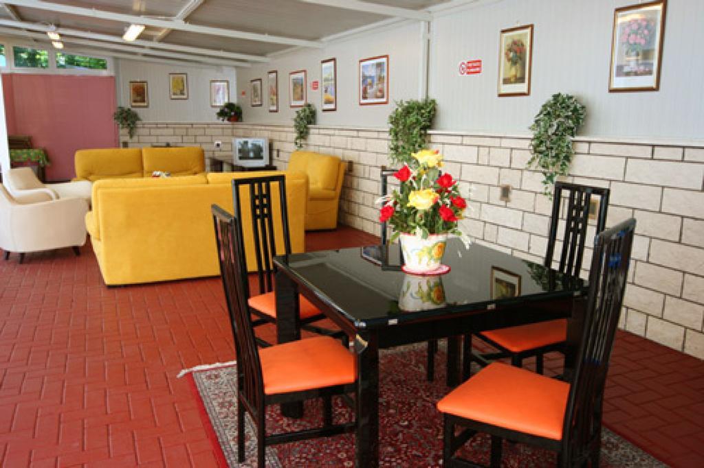 Hotel Parigi Rimini Ngoại thất bức ảnh